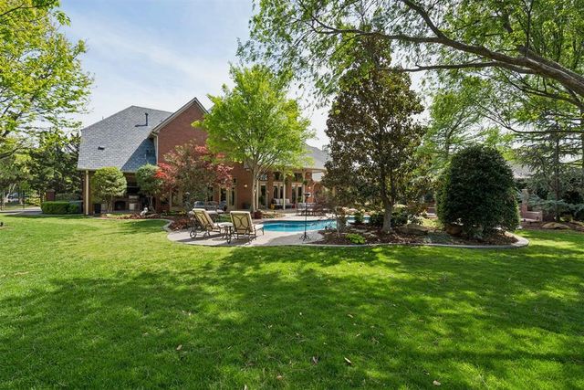 18709 Saddle River Drive, Edmond, OK 73012