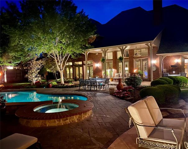 18709 Saddle River Drive, Edmond, OK 73012