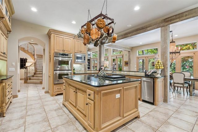 18709 Saddle River Drive, Edmond, OK 73012