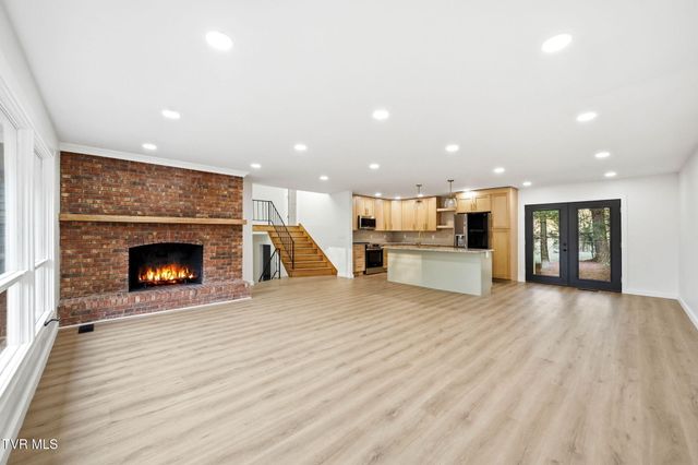 4030 Reservoir Road, Kingsport, TN 37660