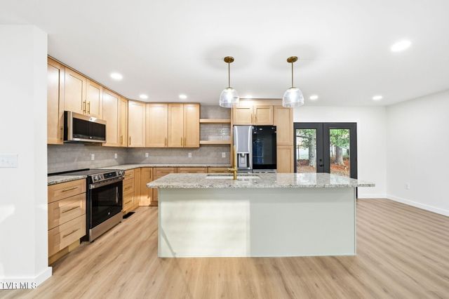 4030 Reservoir Road, Kingsport, TN 37660