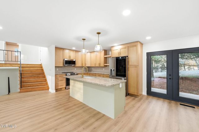 4030 Reservoir Road, Kingsport, TN 37660