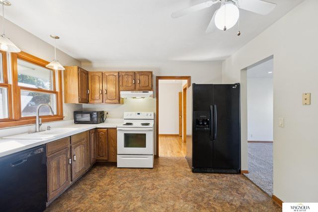 5433 pioneers Street, Lincoln, NE 68506