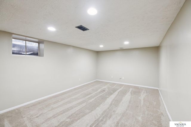 5433 pioneers Street, Lincoln, NE 68506