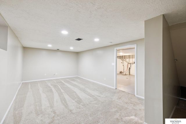 5433 pioneers Street, Lincoln, NE 68506