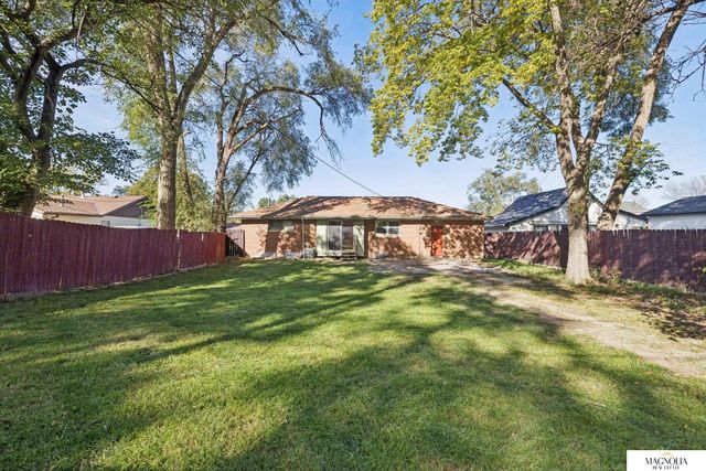 5433 pioneers Street, Lincoln, NE 68506