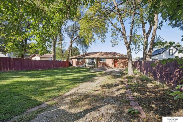 5433 pioneers Street, Lincoln, NE 68506