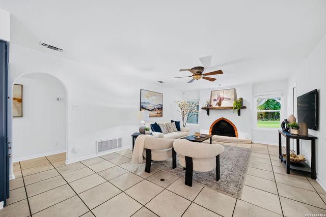 109 HONEY BEE LN, Shavano Park, TX 78231