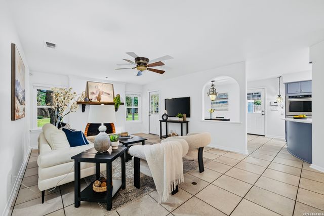 109 HONEY BEE LN, Shavano Park, TX 78231