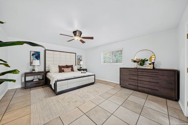109 HONEY BEE LN, Shavano Park, TX 78231