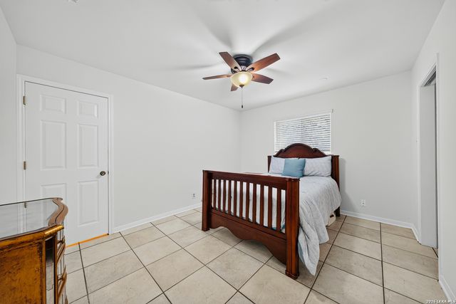 109 HONEY BEE LN, Shavano Park, TX 78231