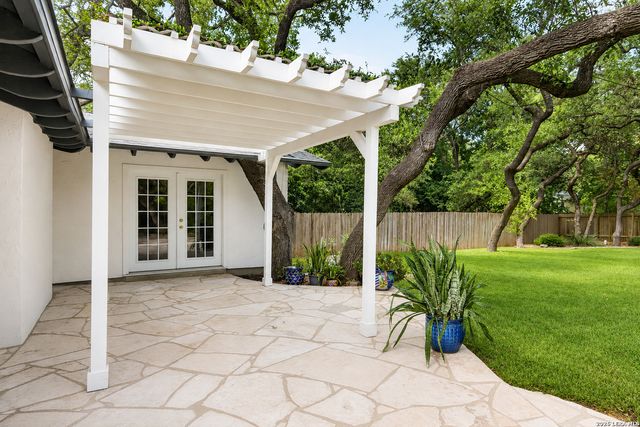 109 HONEY BEE LN, Shavano Park, TX 78231