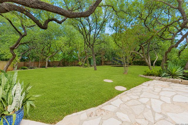 109 HONEY BEE LN, Shavano Park, TX 78231