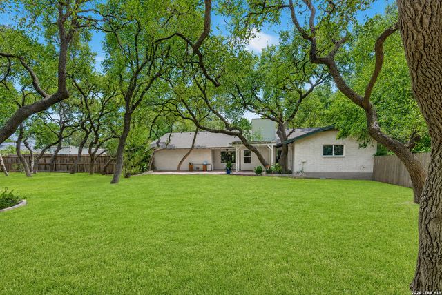 109 HONEY BEE LN, Shavano Park, TX 78231