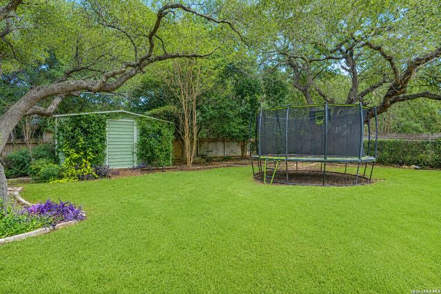 109 HONEY BEE LN, Shavano Park, TX 78231