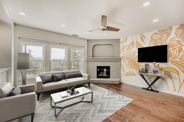 420 Manchester LN, Austin, TX 78737