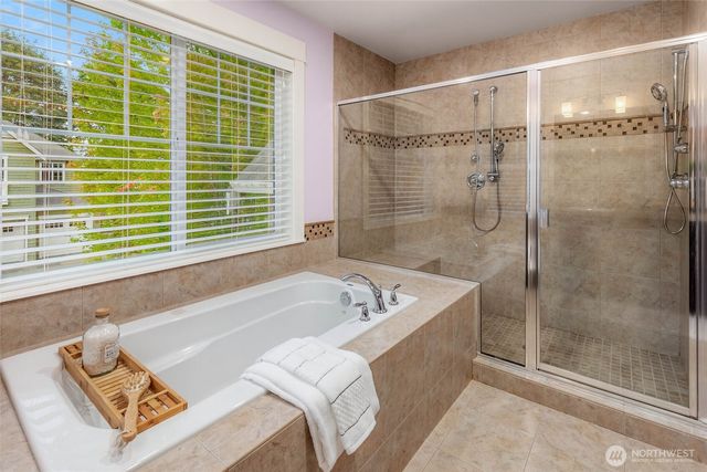 17019 NE 118th Way, Redmond, WA 98052