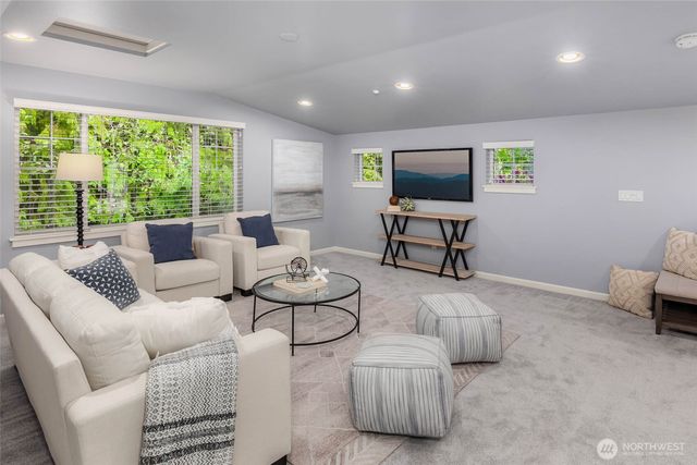 17019 NE 118th Way, Redmond, WA 98052