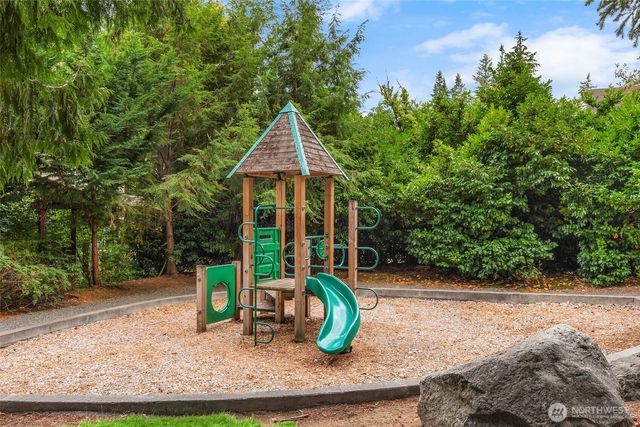 17019 NE 118th Way, Redmond, WA 98052