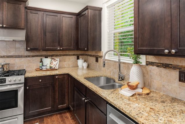 17019 NE 118th Way, Redmond, WA 98052