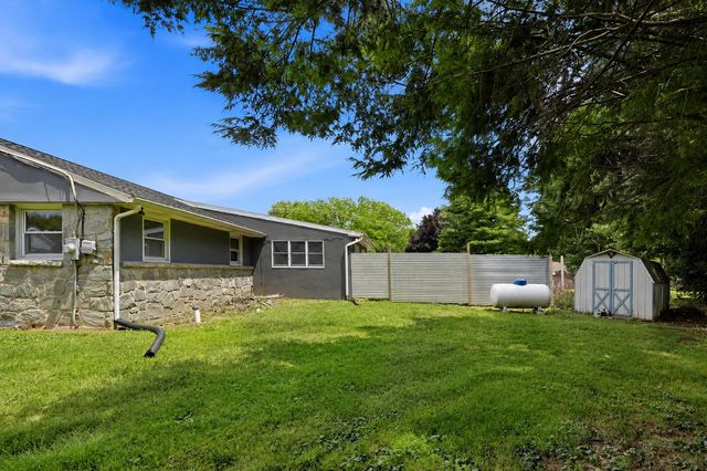 1697 S 5TH AVE, Lebanon, PA 17042
