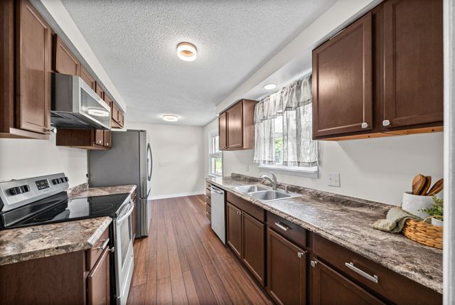 500 Britton Springs Rd, Clarksville, TN 37042