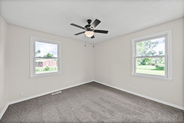 500 Britton Springs Rd, Clarksville, TN 37042