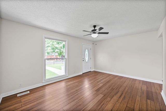 500 Britton Springs Rd, Clarksville, TN 37042