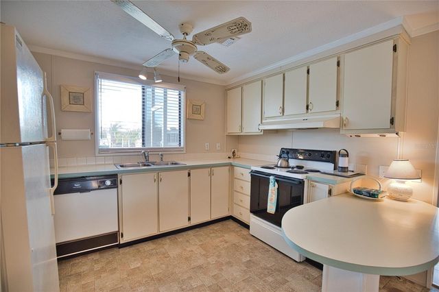 632 LA JOLLA CIRCLE, North Port, FL 34287