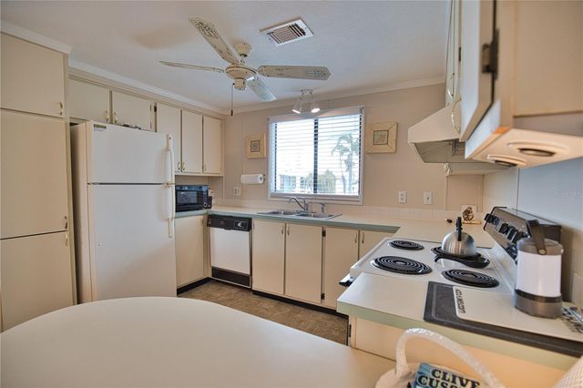 632 LA JOLLA CIRCLE, North Port, FL 34287
