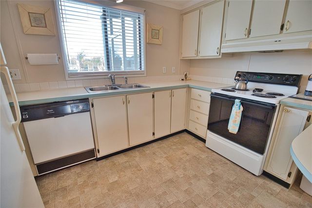 632 LA JOLLA CIRCLE, North Port, FL 34287