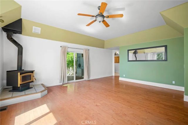 5809 Irving Avenue 2nd Fl, La Crescenta, CA 91214