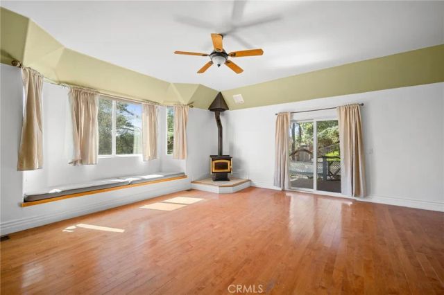 5809 Irving Avenue 2nd Fl, La Crescenta, CA 91214
