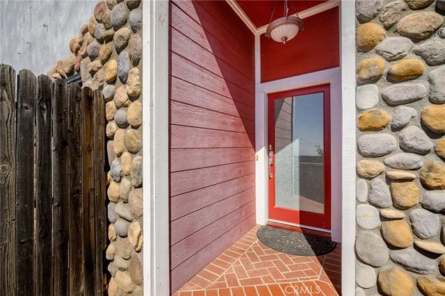 5809 Irving Avenue 2nd Fl, La Crescenta, CA 91214