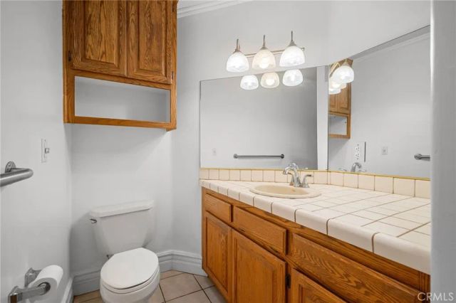 5809 Irving Avenue 2nd Fl, La Crescenta, CA 91214
