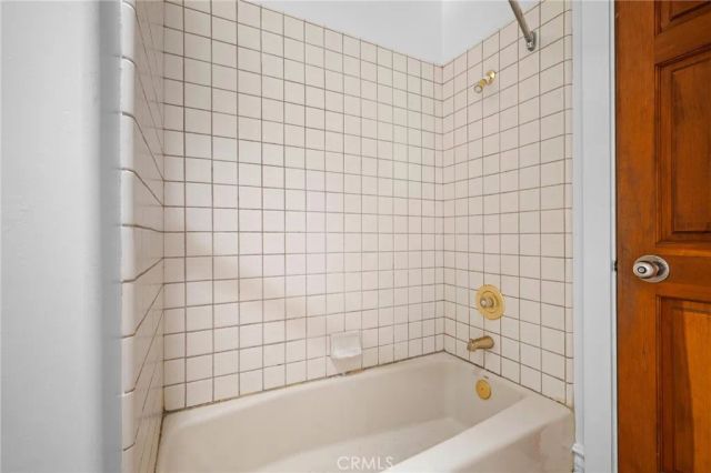 5809 Irving Avenue 2nd Fl, La Crescenta, CA 91214