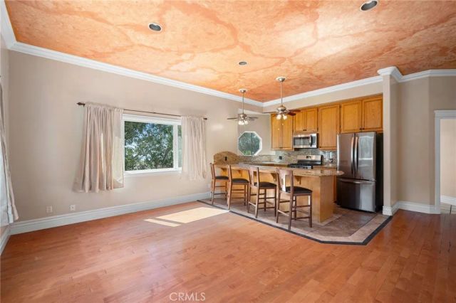 5809 Irving Avenue 2nd Fl, La Crescenta, CA 91214