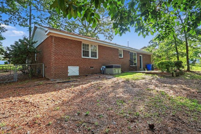 7123 Evanston Street, Fayetteville, NC 28314