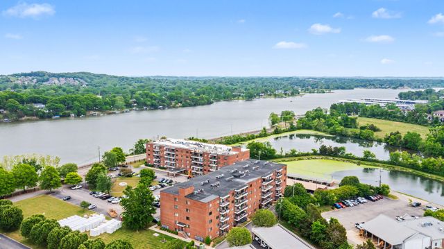 200 Sanders Ferry Rd Apt 2205, Hendersonville, TN 37075