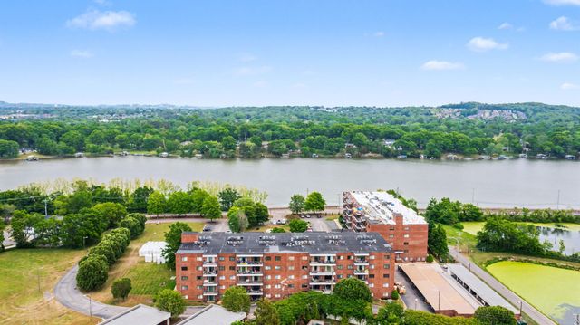 200 Sanders Ferry Rd Apt 2205, Hendersonville, TN 37075