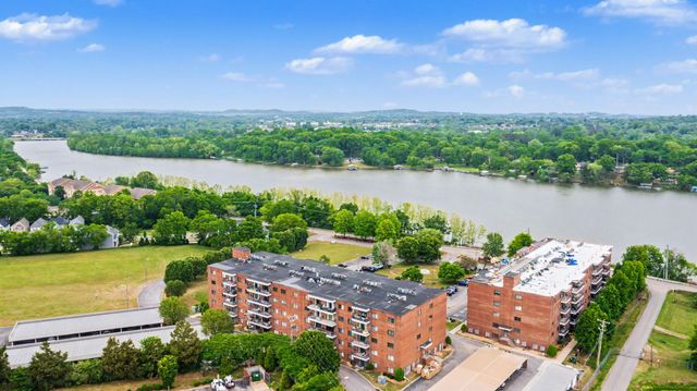 200 Sanders Ferry Rd Apt 2205, Hendersonville, TN 37075