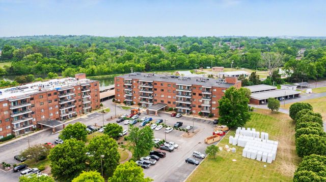 200 Sanders Ferry Rd Apt 2205, Hendersonville, TN 37075
