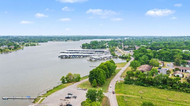 200 Sanders Ferry Rd Apt 2205, Hendersonville, TN 37075