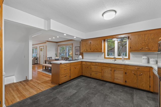 7515 Clinton Avenue, Richfield, MN 55423