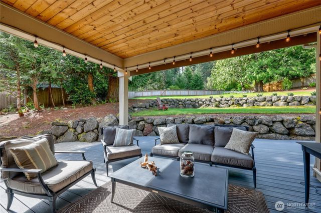 5726 Solana Lane NE, Bainbridge Island, WA 98110