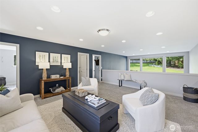 5726 Solana Lane NE, Bainbridge Island, WA 98110