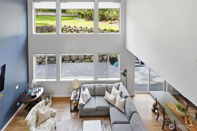 5726 Solana Lane NE, Bainbridge Island, WA 98110