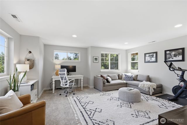 5726 Solana Lane NE, Bainbridge Island, WA 98110