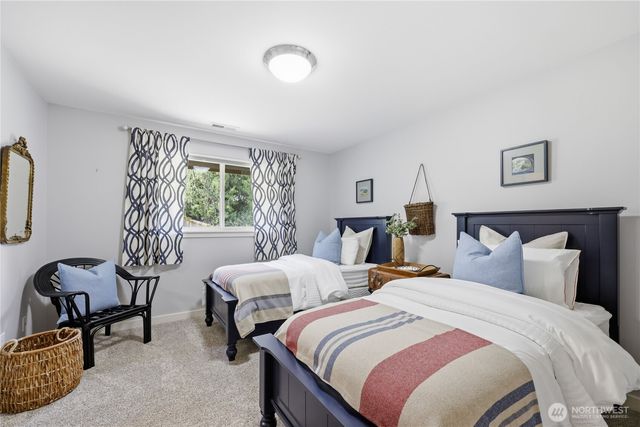 5726 Solana Lane NE, Bainbridge Island, WA 98110