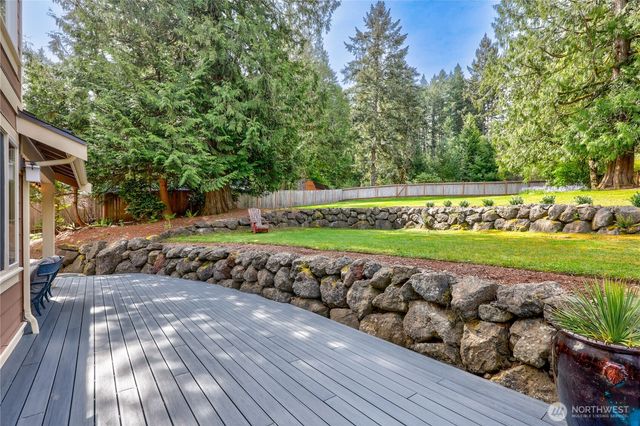 5726 Solana Lane NE, Bainbridge Island, WA 98110